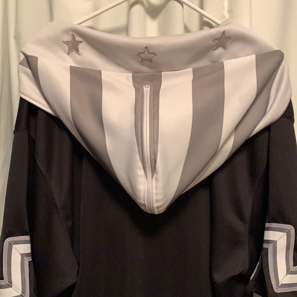 Fubu - Picture 9 of 12